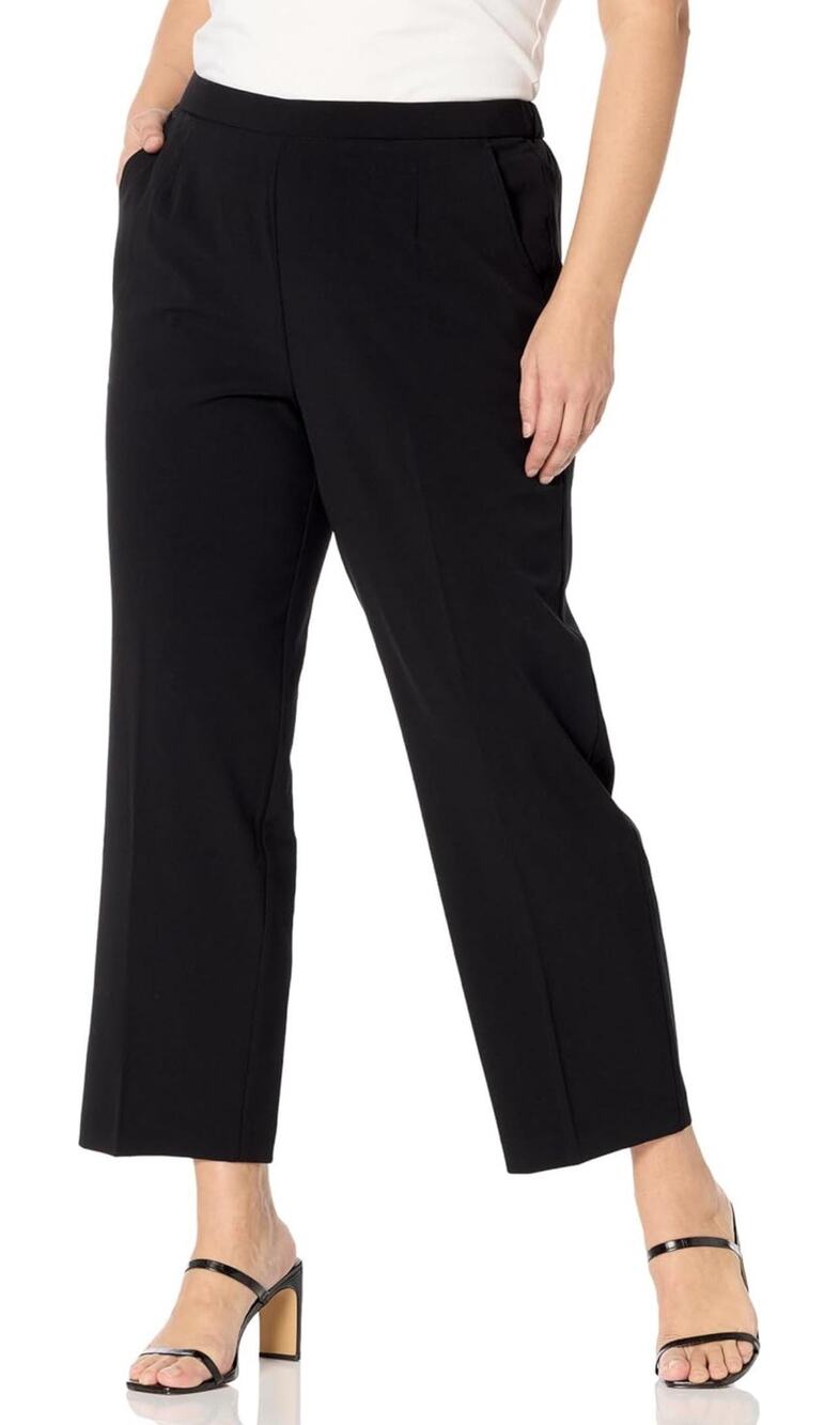 Briggs New York Women's Petite Pull Dress Pant Short Length Black 10P NWT